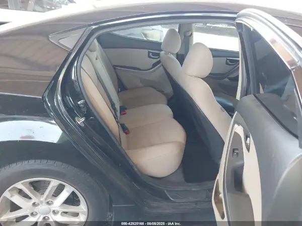 5NPDH4AE8GH780533 2016 HYUNDAI ELANTRA - Image 8