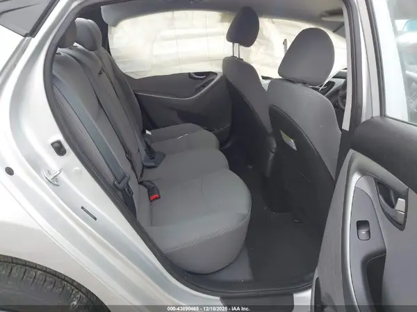 5NPDH4AE8GH783951 2016 HYUNDAI ELANTRA - Image 8