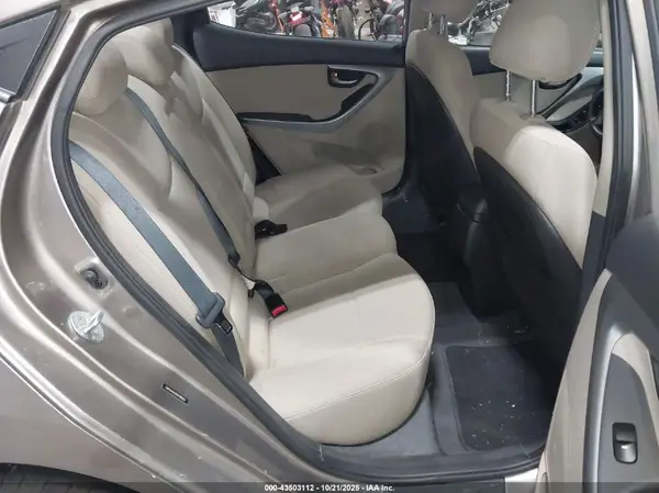 5NPDH4AE8GH786820 2016 HYUNDAI ELANTRA - Image 8