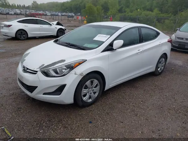 5NPDH4AE8GH787014 2016 HYUNDAI ELANTRA - Image 2