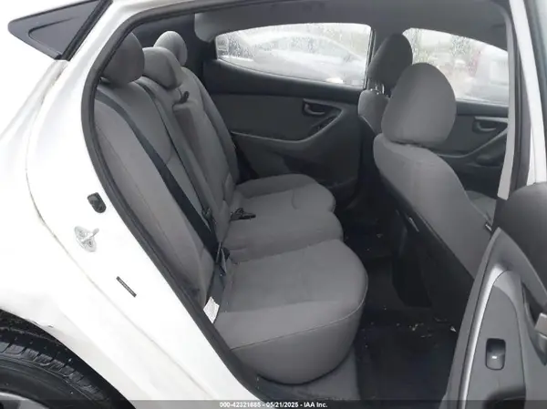 5NPDH4AE8GH787014 2016 HYUNDAI ELANTRA - Image 8