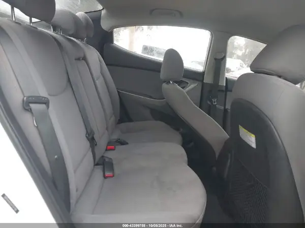 5NPDH4AE8GH787188 2016 HYUNDAI ELANTRA - Image 8