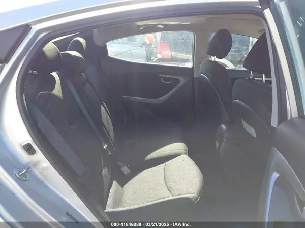 5NPDH4AE8GH787773 2016 HYUNDAI ELANTRA - Image 8