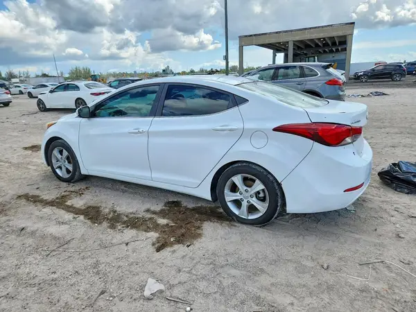 5NPDH4AE8GH788714 2016 HYUNDAI ELANTRA - Image 2