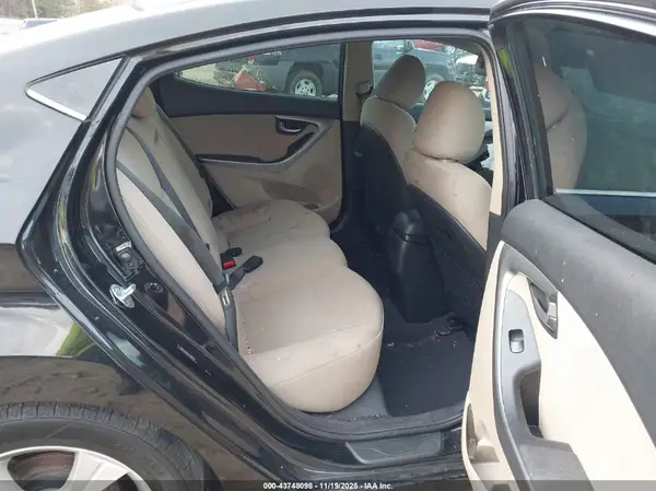5NPDH4AE8GH788826 2016 HYUNDAI ELANTRA - Image 8