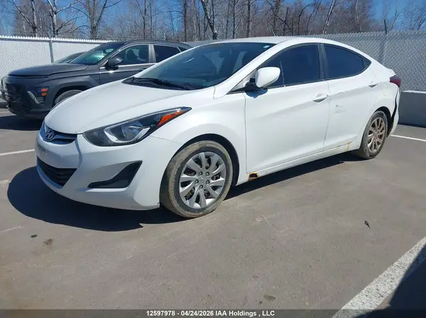 5NPDH4AE8GH792035 2016 HYUNDAI ELANTRA - Image 2
