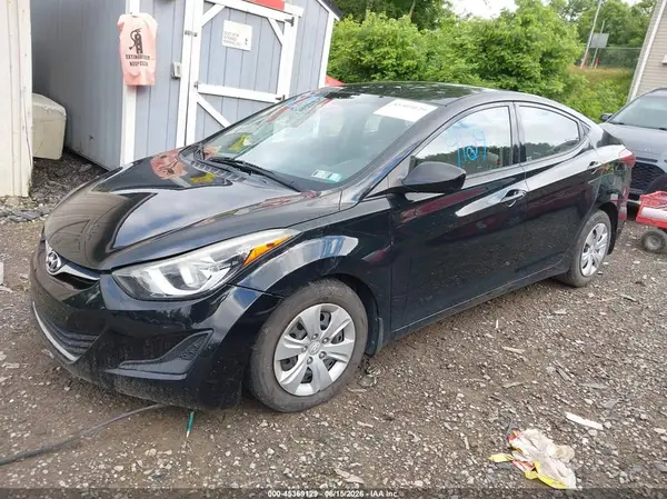 5NPDH4AE8GH793279 2016 HYUNDAI ELANTRA - Image 2