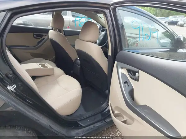5NPDH4AE8GH793279 2016 HYUNDAI ELANTRA - Image 8