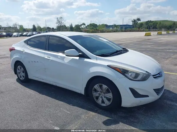 5NPDH4AE8GH794612 2016 HYUNDAI ELANTRA - Image 1
