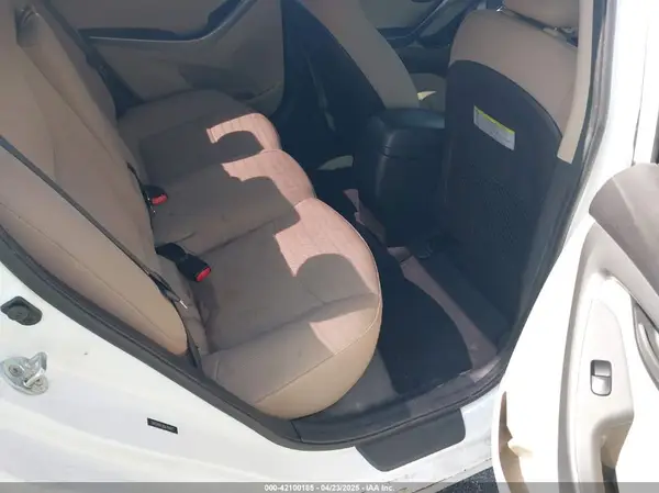 5NPDH4AE8GH794612 2016 HYUNDAI ELANTRA - Image 8