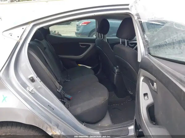 5NPDH4AE8GH794786 2016 HYUNDAI ELANTRA - Image 8