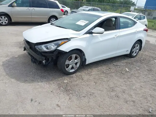 5NPDH4AE8GH795016 2016 HYUNDAI ELANTRA - Image 2