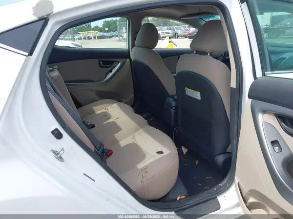 5NPDH4AE8GH795016 2016 HYUNDAI ELANTRA - Image 8