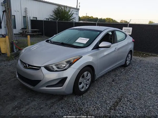 5NPDH4AE8GH795226 2016 HYUNDAI ELANTRA - Image 2