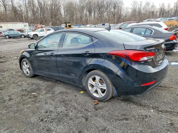 5NPDH4AE8GH797932 2016 HYUNDAI ELANTRA - Image 2