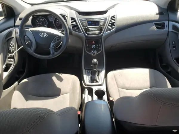 5NPDH4AE9FH644930 2017 HYUNDAI ELANTRA - Image 8