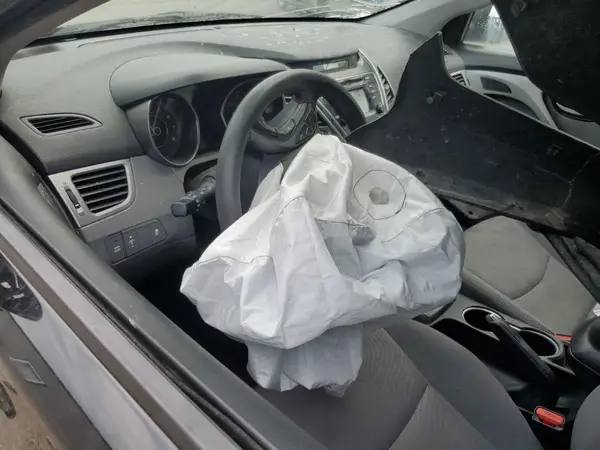 5NPDH4AE9GH653113 2016 HYUNDAI ELANTRA - Image 8