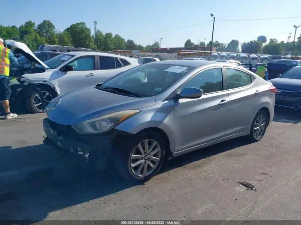 5NPDH4AE9GH653368 2016 HYUNDAI ELANTRA - Image 2