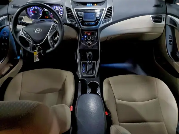 5NPDH4AE9GH653712 2016 HYUNDAI ELANTRA - Image 8