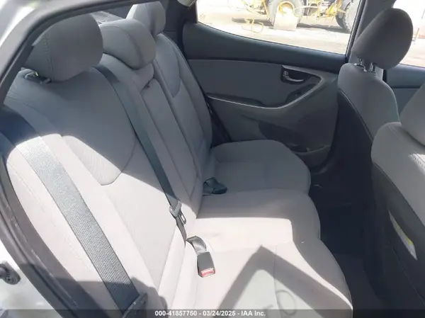 5NPDH4AE9GH660661 2016 HYUNDAI ELANTRA - Image 8