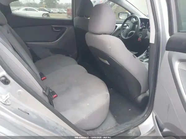 5NPDH4AE9GH660921 2016 HYUNDAI ELANTRA - Image 8