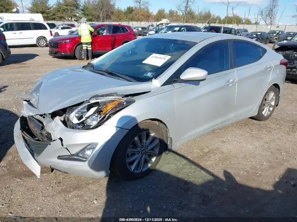 5NPDH4AE9GH661616 2016 HYUNDAI ELANTRA - Image 2