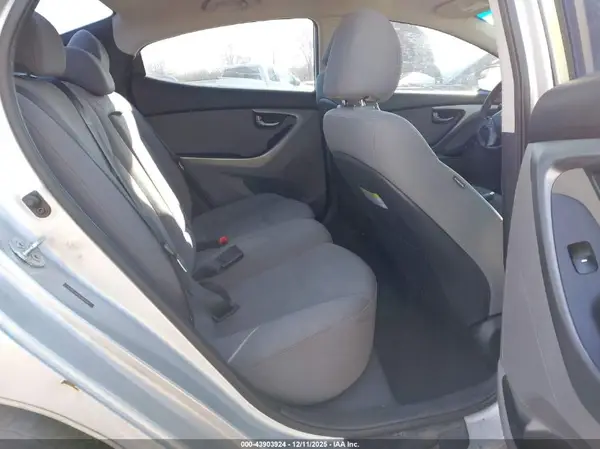 5NPDH4AE9GH661616 2016 HYUNDAI ELANTRA - Image 8