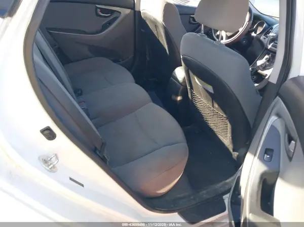 5NPDH4AE9GH663026 2016 HYUNDAI ELANTRA - Image 8
