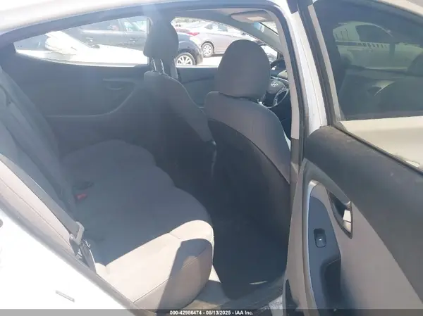 5NPDH4AE9GH663348 2016 HYUNDAI ELANTRA - Image 8