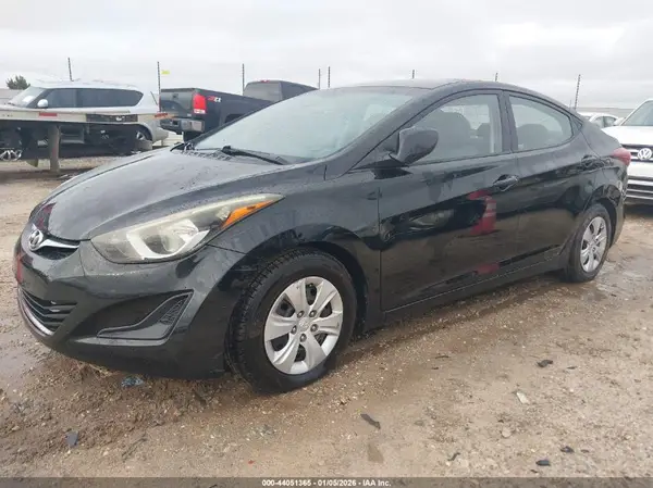 5NPDH4AE9GH663463 2016 HYUNDAI ELANTRA - Image 2