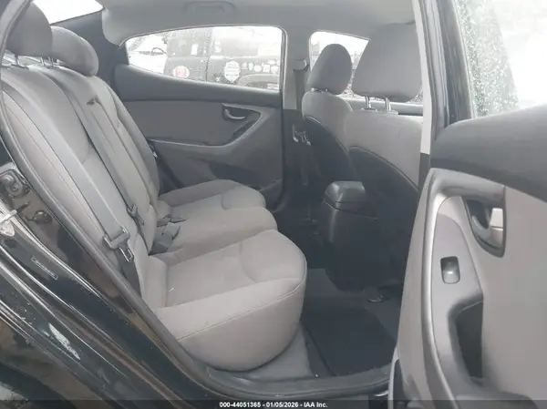 5NPDH4AE9GH663463 2016 HYUNDAI ELANTRA - Image 8