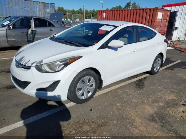5NPDH4AE9GH663804 2016 HYUNDAI ELANTRA - Image 2