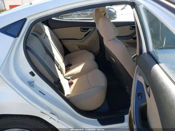 5NPDH4AE9GH663804 2016 HYUNDAI ELANTRA - Image 8