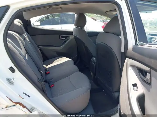 5NPDH4AE9GH665021 2016 HYUNDAI ELANTRA - Image 8