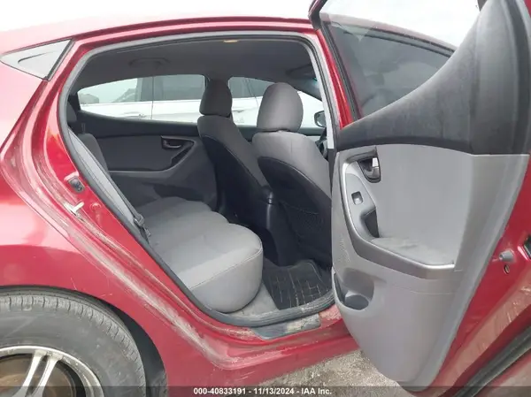 5NPDH4AE9GH665682 2016 HYUNDAI ELANTRA - Image 8
