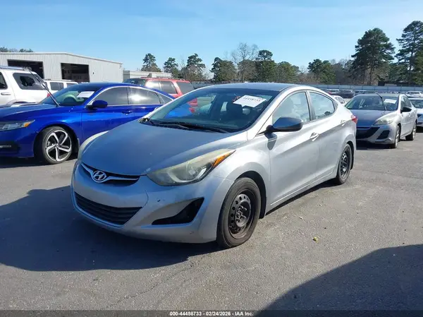 5NPDH4AE9GH665990 2016 HYUNDAI ELANTRA - Image 2