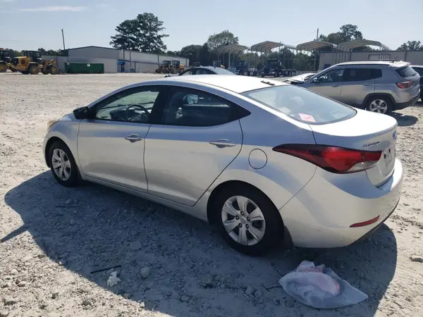 5NPDH4AE9GH666413 2016 HYUNDAI ELANTRA - Image 2