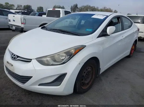 5NPDH4AE9GH666590 2016 HYUNDAI ELANTRA - Image 2
