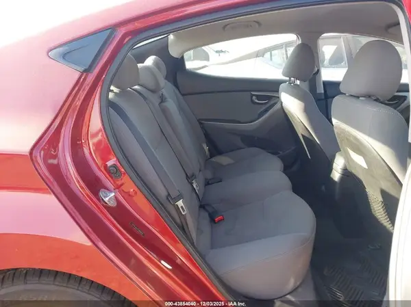5NPDH4AE9GH666606 2016 HYUNDAI ELANTRA - Image 8