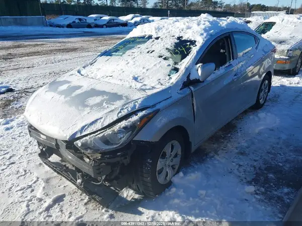 5NPDH4AE9GH666640 2016 HYUNDAI ELANTRA - Image 2