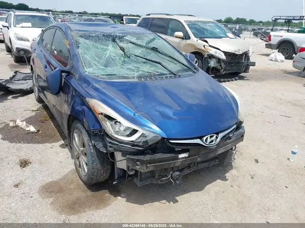 5NPDH4AE9GH667349 2016 HYUNDAI ELANTRA - Image 1