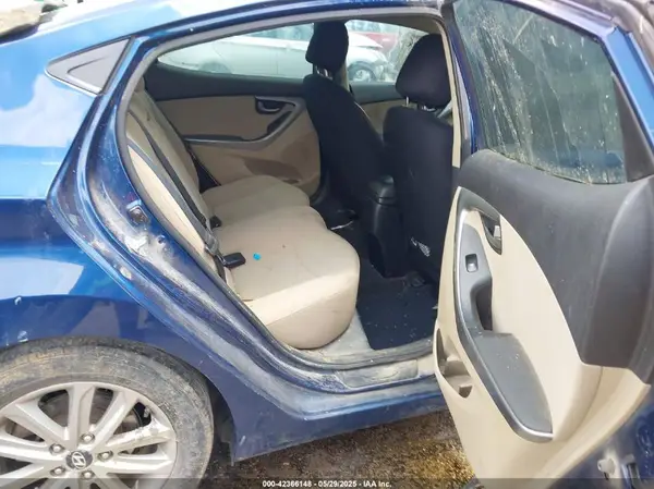 5NPDH4AE9GH667349 2016 HYUNDAI ELANTRA - Image 8