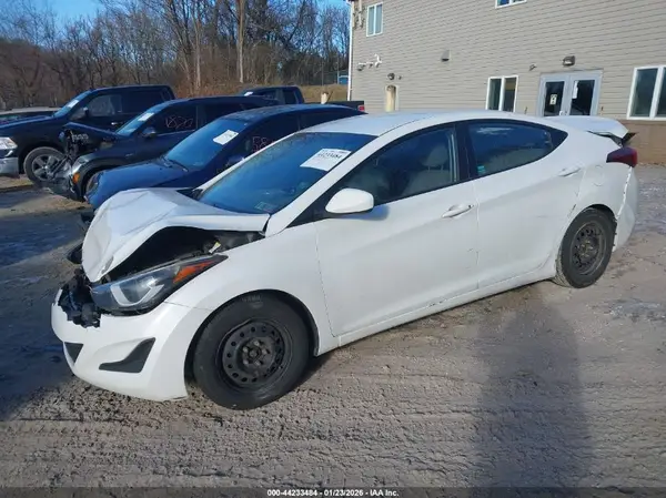 5NPDH4AE9GH667559 2016 HYUNDAI ELANTRA - Image 2