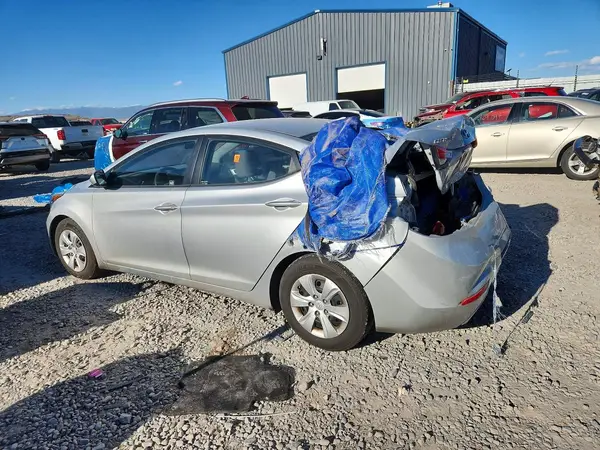 5NPDH4AE9GH667593 2016 HYUNDAI ELANTRA - Image 2