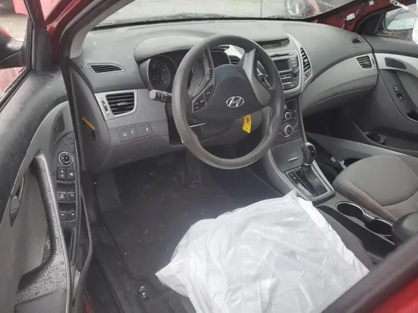 5NPDH4AE9GH667805 2016 HYUNDAI ELANTRA - Image 8