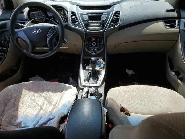 5NPDH4AE9GH670574 2016 HYUNDAI ELANTRA - Image 8