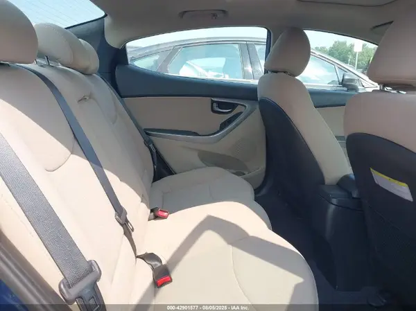 5NPDH4AE9GH671286 2016 HYUNDAI ELANTRA - Image 8