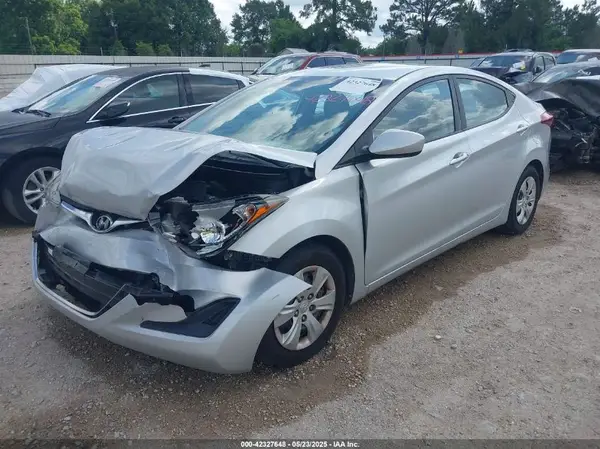 5NPDH4AE9GH673152 2016 HYUNDAI ELANTRA - Image 2