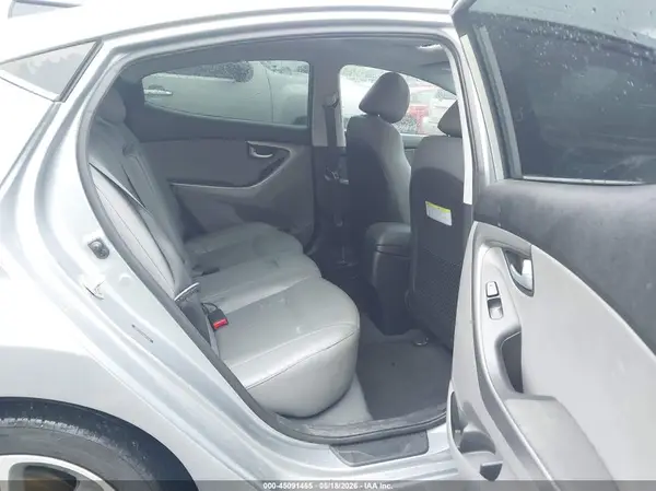 5NPDH4AE9GH673426 2016 HYUNDAI ELANTRA - Image 8