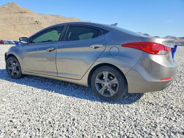 5NPDH4AE9GH673684 2016 HYUNDAI ELANTRA - Image 2